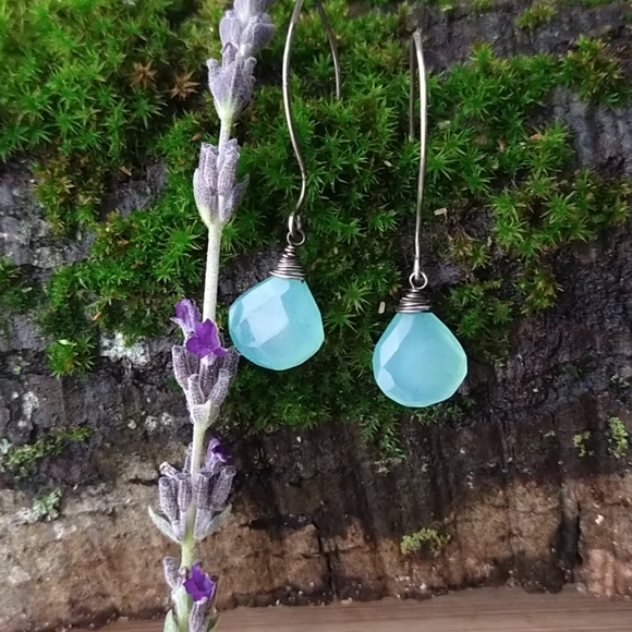 Aqua blue Chalcedony 925 Sterling Silver earrings - Picture 3 of 5